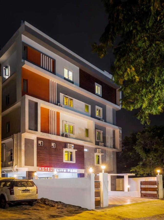 Beestay Hotels Elite Park تيروباتي المظهر الخارجي الصورة