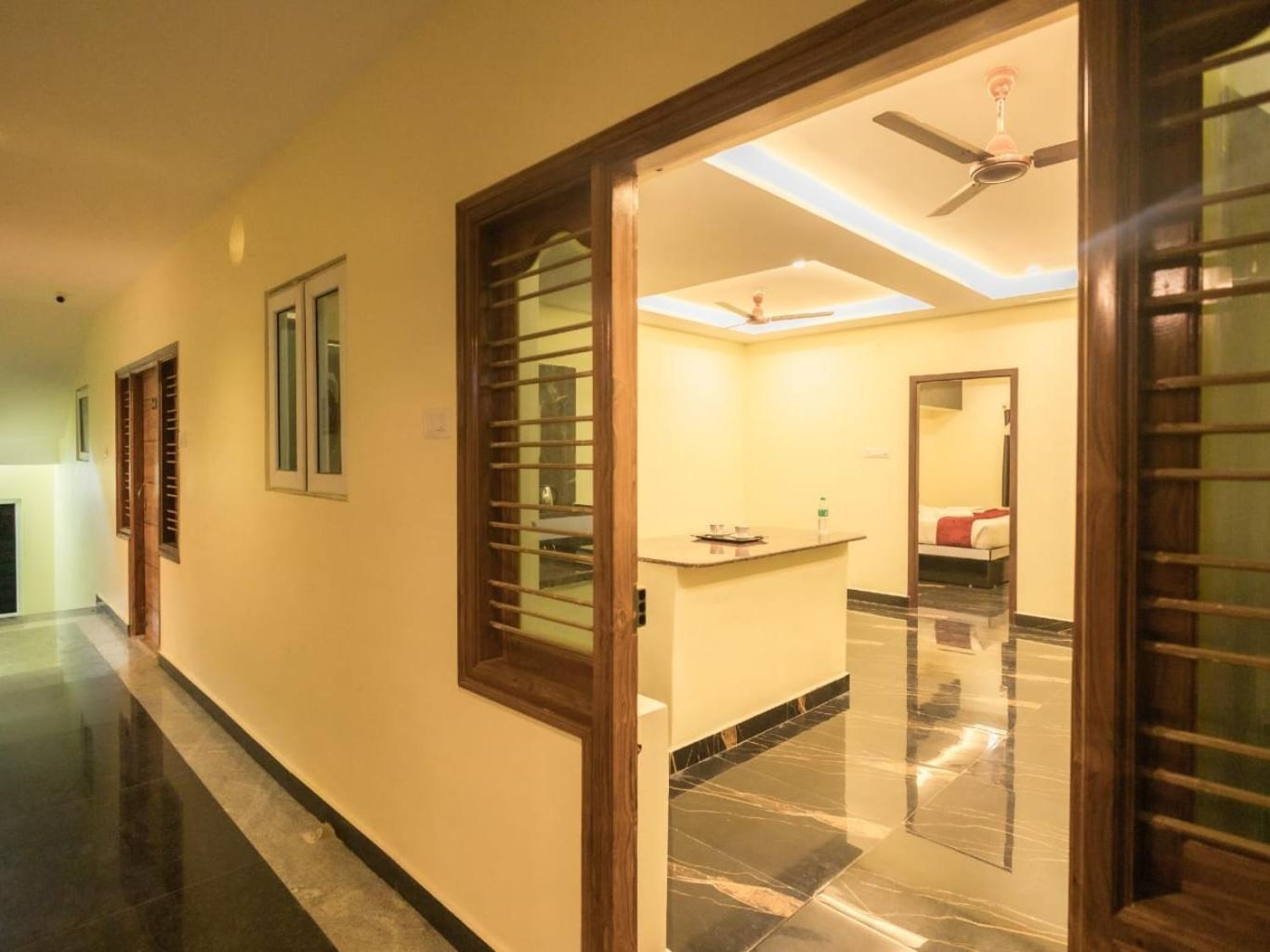 Beestay Hotels Elite Park تيروباتي المظهر الخارجي الصورة