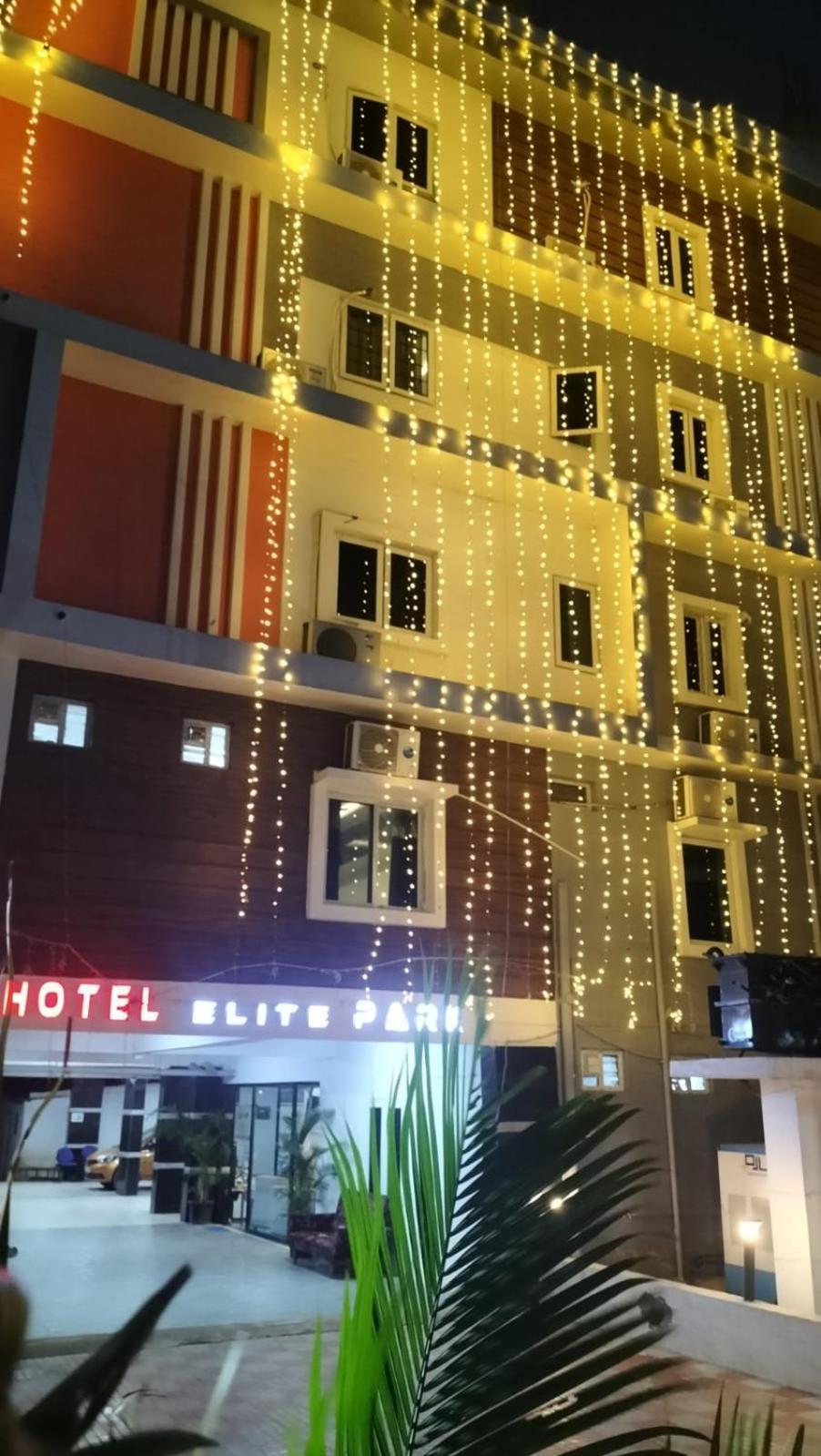 Beestay Hotels Elite Park تيروباتي المظهر الخارجي الصورة