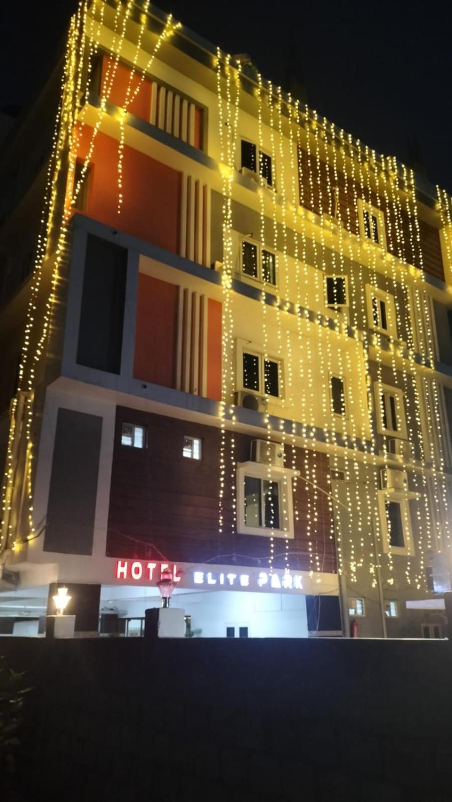 Beestay Hotels Elite Park تيروباتي المظهر الخارجي الصورة