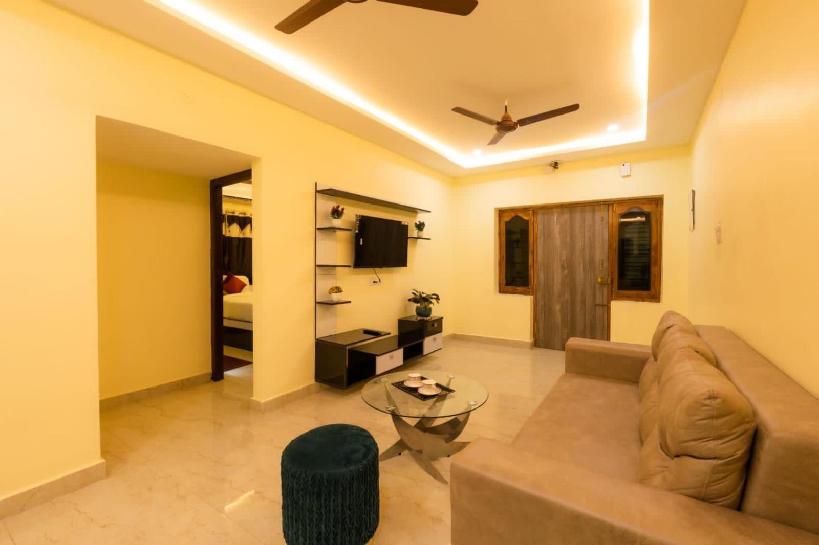Beestay Hotels Elite Park تيروباتي الغرفة الصورة
