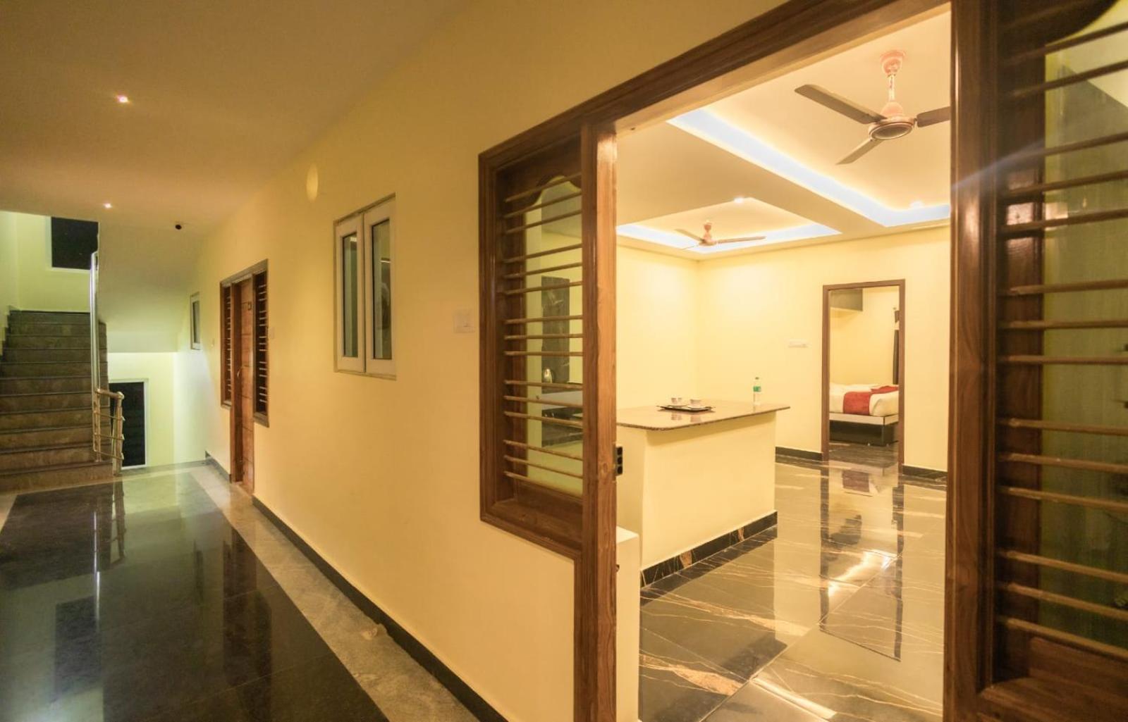 Beestay Hotels Elite Park تيروباتي الغرفة الصورة